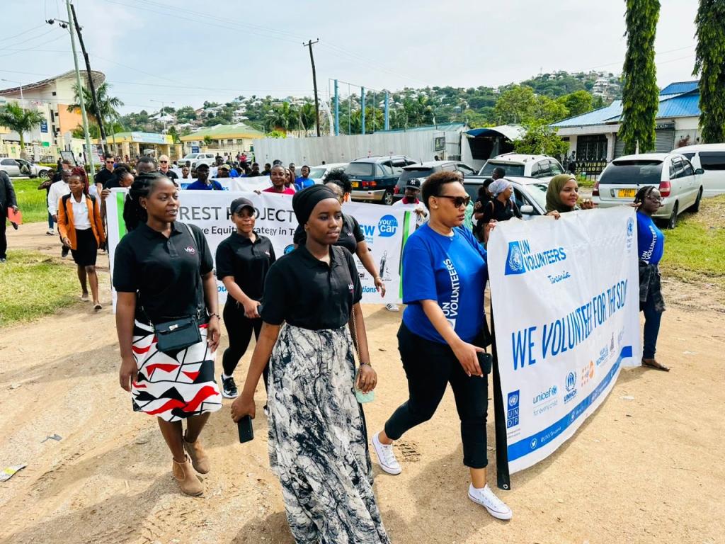 IVD celebrations in Tanzania - UN Volunteers doing a solidarity walk.