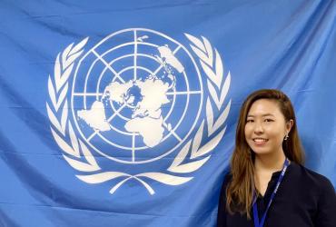 La Volontaires ONU Wipanee Chamnanphaison (Thaïlande) à la Maison des Nations Unies au Soudan du Sud. Au cours de la retraite sur les droits de lʼhomme 2022-2023, Wipanee a présenté un rapport sur les activités de renforcement des capacités que la Division des droits de lʼhomme de la MINUSS a organisées ou soutenues au cours de lʼexercice 2021-2022.
