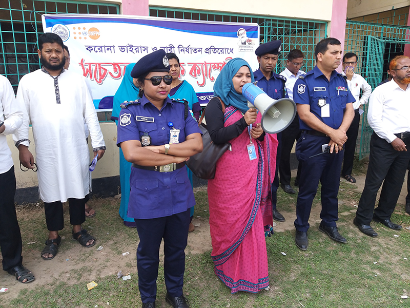 Mst.-Tamima-Nasrin,-UNV-District-Facilitator,-UNFPA-Bangladesh-organized-an-CoronaVirus-awareness-campaign-in-Bogura.jpg