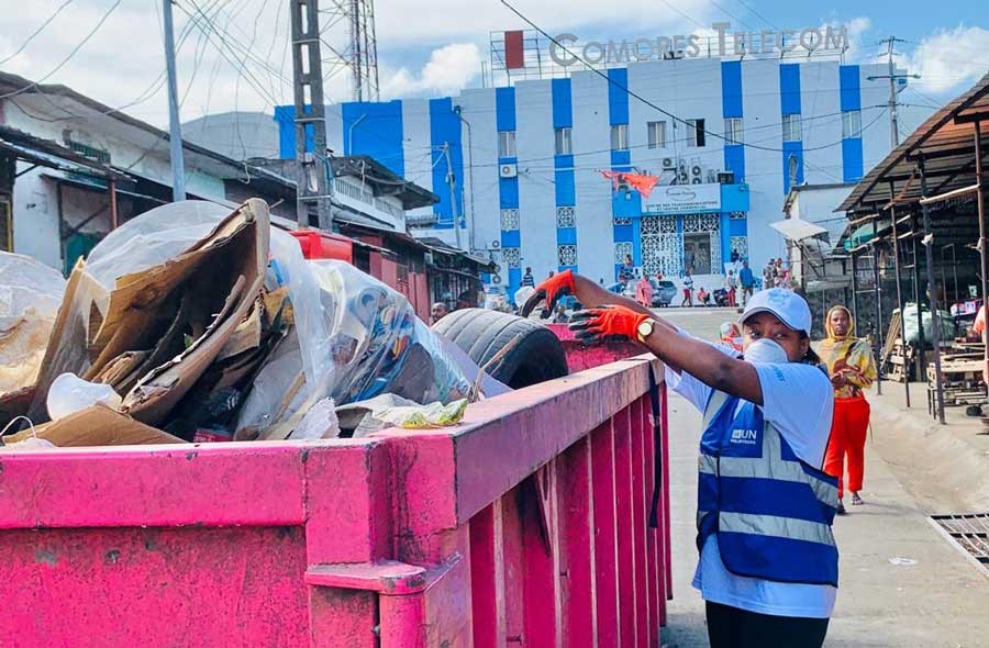 Fahamiya Abdou during an environmental clean up activity