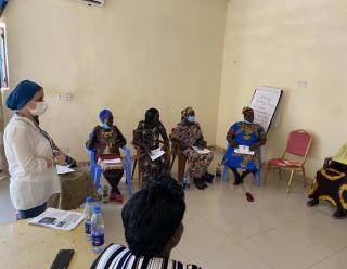 Sarwa Burhan Qader (standing), UN Volunteer Gender Affairs Officer, UNMISS South Sudan during a capacity building workshop on Gender Equality and Women Empowerment. © UNMISS, 2022