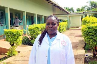 The Regional Hospital of Buba had a limited number of health professionals to deliver maternal care before obstetrican/gynaecologist Dr Sonia Bako arrived. Now she's training colleagues, but notes training is also necessary at local health centres served only by nurses and midwives.