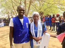 UN Volunteer Florent Dabangdata Dimissia (rigth) together with a peace ambassador in Kousséré, Cameroon.