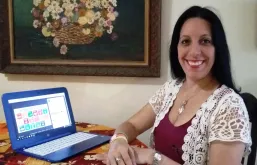 Emperatriz Nieves de Bustamante (Venezuela) volunteers with the Organzación SenosAyuda (Breast Cancer prevention) and is a UN Online Volunteer.