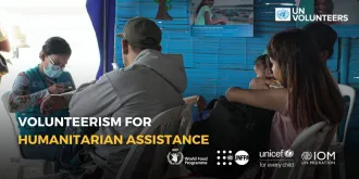 UN Volunteer attending to the needs of migrant people on the northern border of Peru.