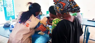 Lydie Nodjimadjim Mbaidje, UN Volunteer Midwife during a supervision session at the Dossaiti health center.