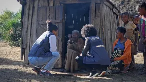 Volunteer Health Workers raise awareness of vaccination in hard-to-reach communities.