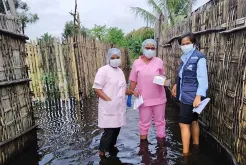 Dr Fanja Razafindrandretsa (far right), UNV Epidemiologist with WHO in Madagascar, coordinating a COVID-19 contact tracing exercise in Tamave. She is one of several UN Volunteers sponsored through UNV's Special Voluntary Fund to help coordinate COVID-19 response efforts across the world.
