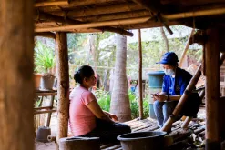 IOM’s data team, which includes Community UN Volunteers, surveys Myanmar nationals in Thailand to better understand their profiles and needs. ©️IOM 2021/Javier Vidal, Ranong Province, Thailand