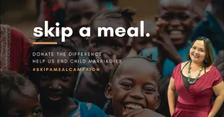 Winner of the UNV Online Volunteering Award 2017, Simuka African Youth Association, with UN Online Volunteer Bianca Dayrit (the Philippines).