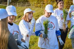 Volunteers in the 'Let's Do It' climate campaign in Bosnia and Herzegovina. Photo referenced in the 2026 SWVR.