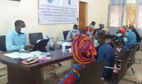 UN Volunteer Saibou Diallo (left) was deployed to a UNDP initiative to support the government of Mali in its response to COVID-19. He contributed to the recruitment and deployment of 60 community volunteers to mobilize communities for health crisis resolution and prevention.