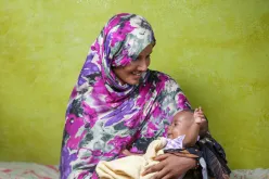Fatma Lukman Mekki and her baby daughter Daniya benefited from UNICEF nutrition and breastfeeding counselling in Sudan.