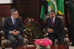 UNV Executive Coordinator Olivier Adam meets the President of Zanzibar, Tanzania, H.E. Dr Ali Mohammed Shein.