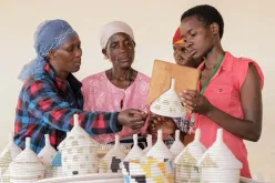 The UN Refugee Agency helps refugee artisans access decent work opportunities.