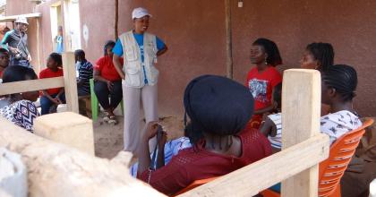 UN Volunteer Yasmine Diawara Affoue teaches life skills to facilitators in Côte d'Ivoire.