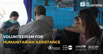 UN Volunteer attending to the needs of migrant people on the northern border of Peru.
