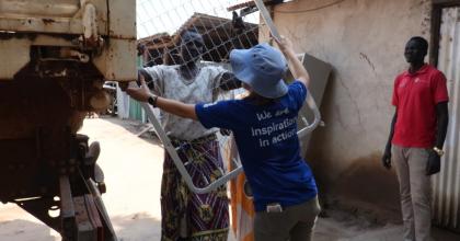At Bor State Hospital, beds, like many other items, are in short supply. UN Volunteers serving with UNMISS decided to make a valuable contribution towards increased access to healthcare. 