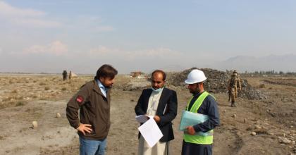Adnan Safi at a flood protection wall site in Behsud District,  Jalalabad with Ulfatullah Malangyar, Head of Field Office UNDP Eastern Region. Adnan supports the implementation of UNDP’s flagship ABADEI program in Jalababad. @UNV 2022