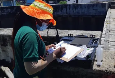 Un universitaire guyanien met en œuvre des outils de surveillance intégrée autour de la côte, dans le cadre d’un programme de recherche conjoint des États archipels et insulaires.