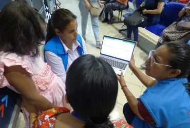 Décide de rejoindre les Nations Unies.