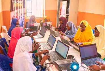 From Sandstorms to Smartphones: Girls Rewriting Their Future in Muna Camp