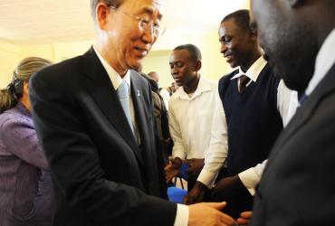 9 UNSG Ban Ki-Moon meets high school human rights club members in Livingstone Zambia Feb 2012 photo by Georgina Smith.jpg