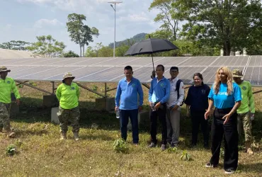 Serena Bashal (front row-first from right) during the solar power technician training programme in the Siem Reap province, Cambodia.
