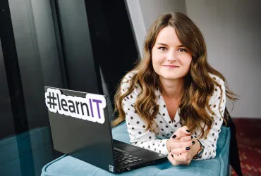 Ena Kosanović, a United Nations Volunteer serving with UNDP in Bosnia and Herzegovina and working on the IT Girls initiative.