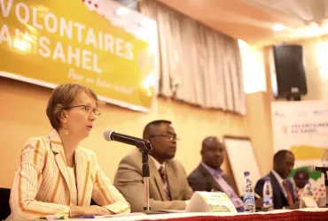 Afke Bootsman, UNV Regional Manager for West and Central Africa, sharing the experience of UN Volunteers supporting development efforts during the roundtable on Volunteerism for Peace and Development in the Sahel.
