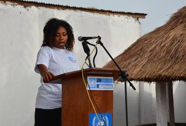Nelly Mandengue, volontaire internationale (France) prononce le discours lors de l’atelier de sensibilisation sur la CPS à Bangui. 