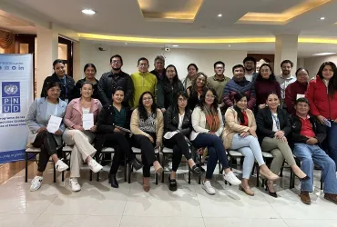 International UN Volunteer, Noemié Dreux (2nd row, 4th from right) Conflict and Violence Prevention Specialist with UNDP is based in Ecuador. Her assignment is funded by France.