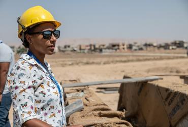 In Iraq, 15 UN Volunteers like Gladys Gbegnedji (Spain, left) review and improve construction designs and develop technical tender documentation. They support dozens of Iraqi engineers by ensuring adequate contract management and monitoring. 