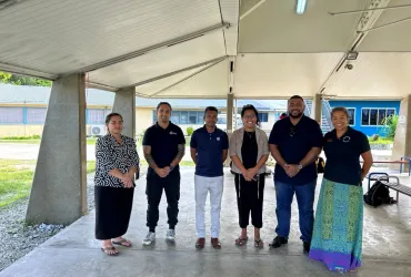 Lepani Penijamini Vunituraga, (second from right), National UN Volunteer, Humanitarian Officer with OCHA Pacific poses with OCHA and WFP team after the Exercises Longreach conducted in Kiribati.
