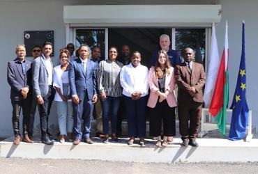 UN Volunteer Sofia Biasin (second from right) with participants in the UNODC study trip of Trilateral Planning Cell Member States to the Regional Maritime Information Sharing Centre in Antananarivo, Madagascar, in February 2023.
