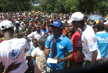 Gombahignonri Kouassi, UN Volunteer from Cote d’Ivoire, Radio Producer, MINUSCA at work providing public information on COVID-19 in Bria, Central African Republic. UNV, 2020