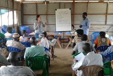Angela Tovar (Colombia), UN Volunteer Child Protection Officer with the United Nations Mission in South Sudan (UNMISS), raising awareness of violations of children's rights. 