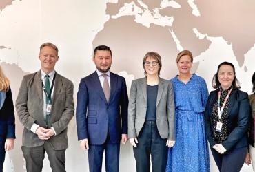 Toily Kurbanov (third from left) and Alan AtKisson (second from left), Head of Sida’s Department for Partnerships and Innovation, together with UNV and Sida teams at the close of the consultations.