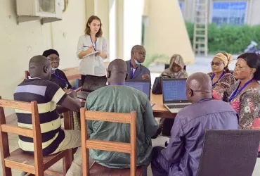 Cécile Giraud, international UN Volunteer with UNESCO, facilitates a workshop on gender-responsive education planning in N'djamena, Chad.