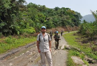 UN_Volunteer_Andreas_Karpati_on_a_foot_patrol_with_Indian_peacekeepers_in_Mpofi_