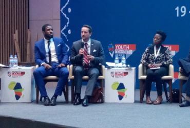 Geoffrey Prewitt, Chief of UNV’s Development Programming Section, participates in the high-level panel “Youth Driving SDGs” during the YouthConnekt Africa Summit. (Tchegoun Koba, 2017)