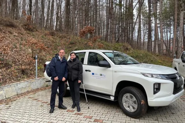 UN Volunteer Anita Shabani and Naser Krasniqi, Team leader in FAO Prishtina, during the event of handover of the field equipment to Kosovo forest agency in Blinaja National Park. Photo credit: Ardiana Hamiti, Administrative assistant in FAO Prishtina.